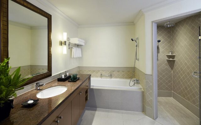 Mayfair Bangkok Marriott Executive Apartments SHA Plus +