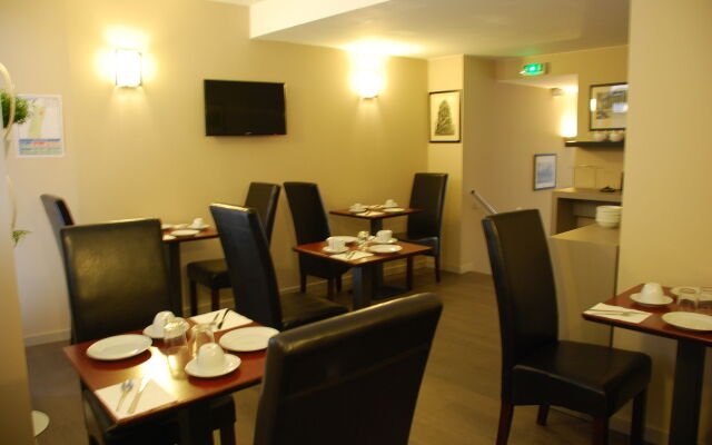 Ruthenium Hotel