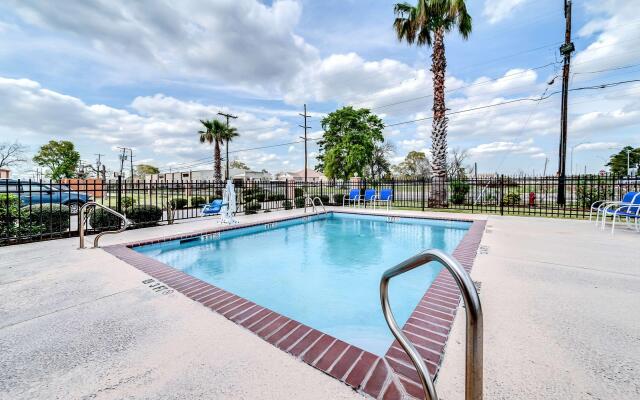 Econo Lodge Lake Charles University Area