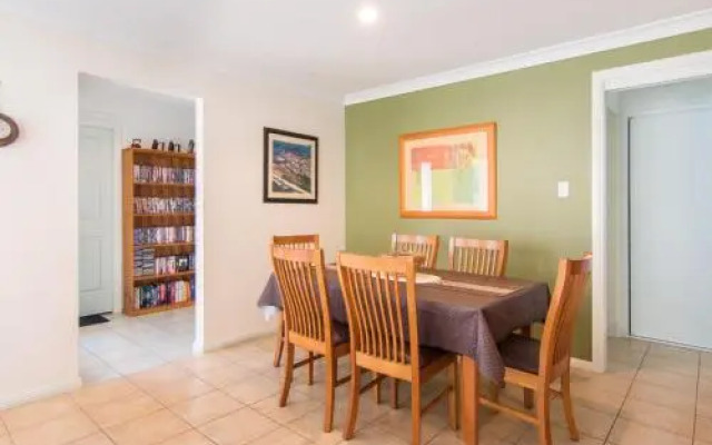 1/54 Parkes, Airconditioned