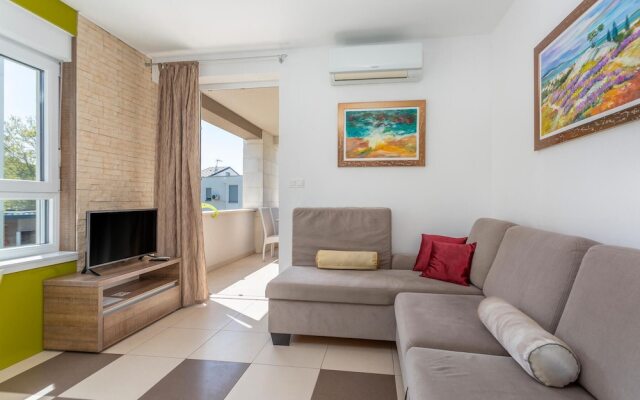 Beautiful Apartment in Njivice With Wifi and 1 Bedrooms
