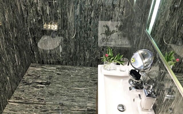 MONDRIAN Luxury Suites & Apartments Krakow Old Town