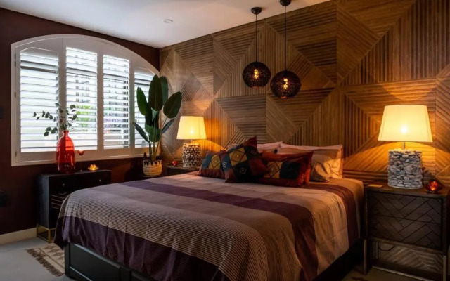 Beachfront Luxury - 2 Chaka's Place