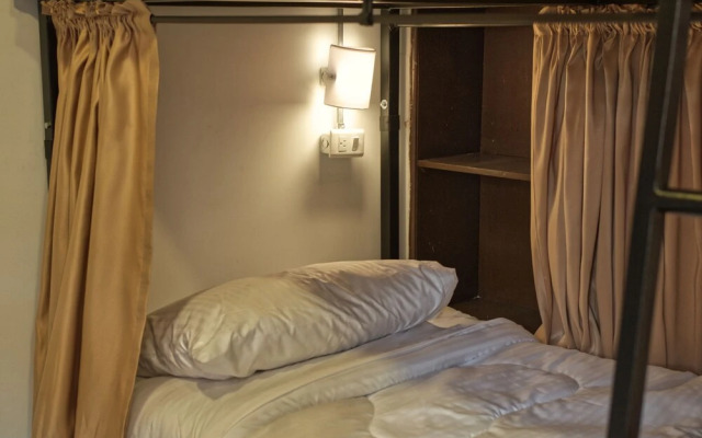 Closer Hostel