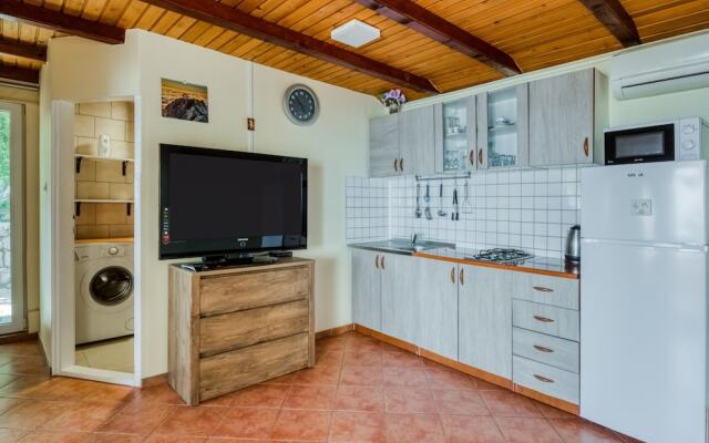 Exotic Holiday Home in Tribanj-Krušćica near Sea