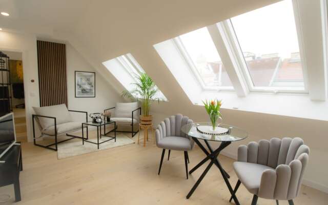Stylish & Modern Apartment