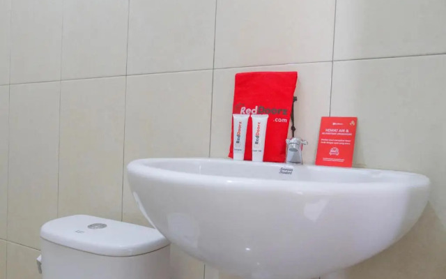 RedDoorz near Universitas Siliwangi Tasikmalaya