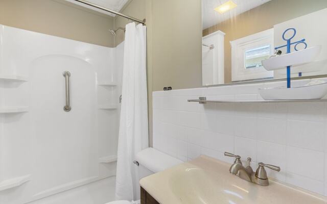 The Beaches Motel and Cottages