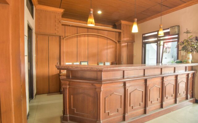 Hotel & Restaurant Basra