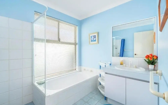 Hidden Gem Getaway in Dunsboroughs Heart