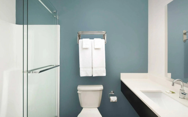 WoodSpring Suites Orlando Airport