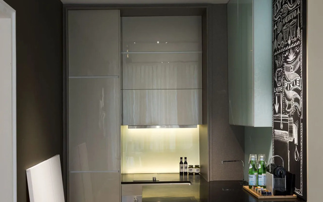 Expressionz Professional Suites By MyKey Global