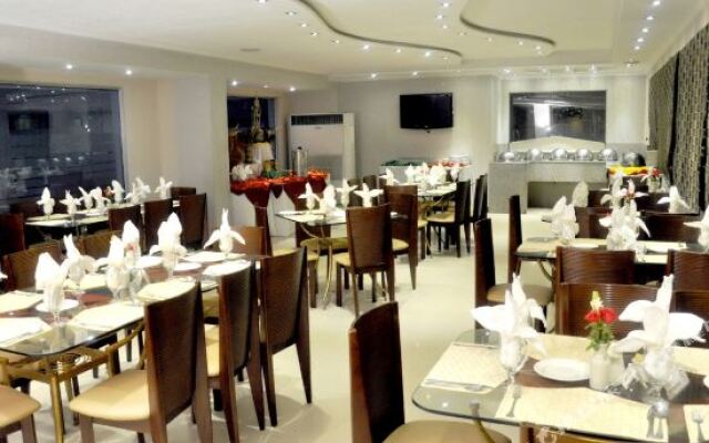 Hotel Crown Plaza