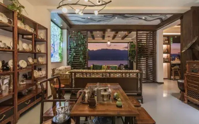 Dali Junbo Tea Yun Theme Seaview Homestay