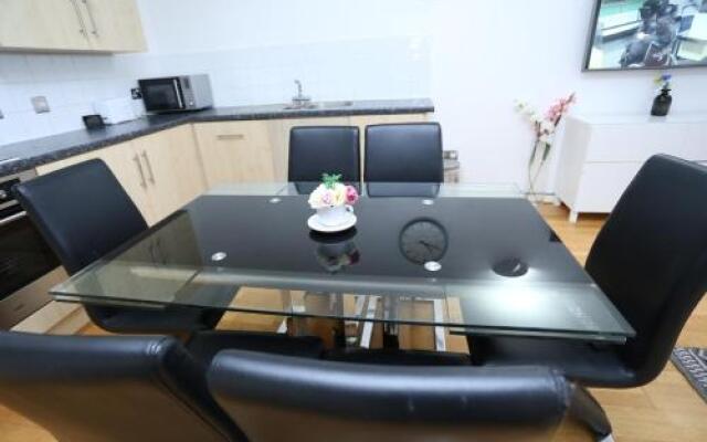 Gorgeous 2 Bathroom Woolwich