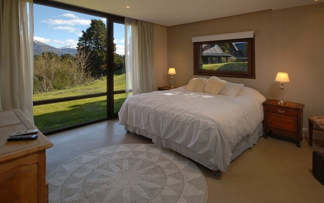 Luxurious Residence In Arelauquen AG9