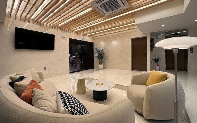 Brown Dot Hotel Ajung