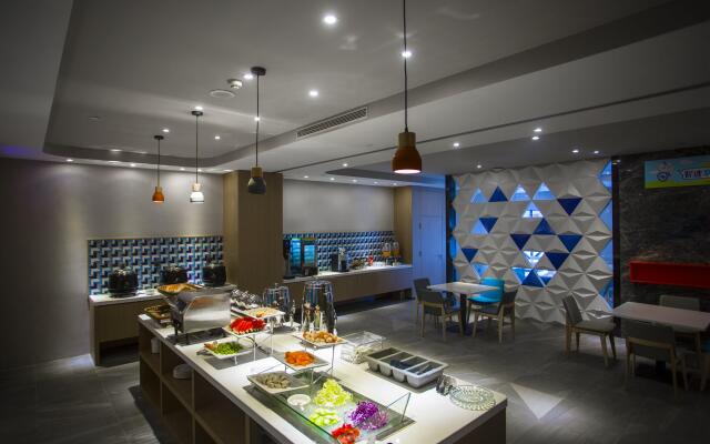 Holiday Inn Express Sanya Bay by IHG