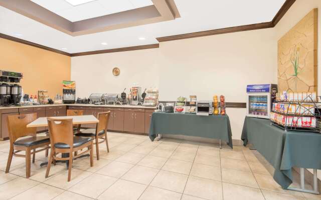 Hawthorn Suites by Wyndham Lubbock