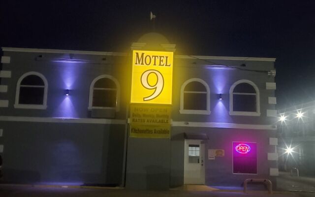 Motel 9