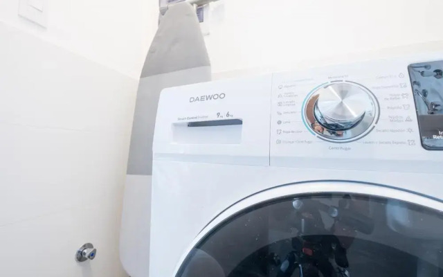 Classy 1 BR Barranco Apartment High Floor