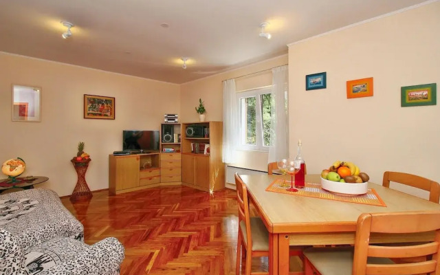 Amazing Home in Novigrad With Wifi and 2 Bedrooms