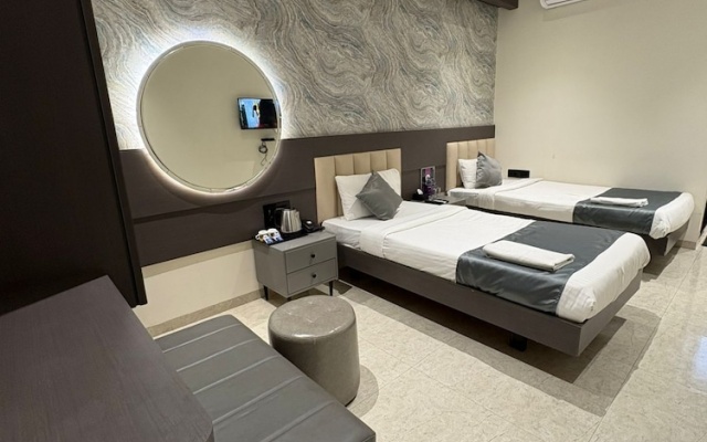 Hotel Govind Regency