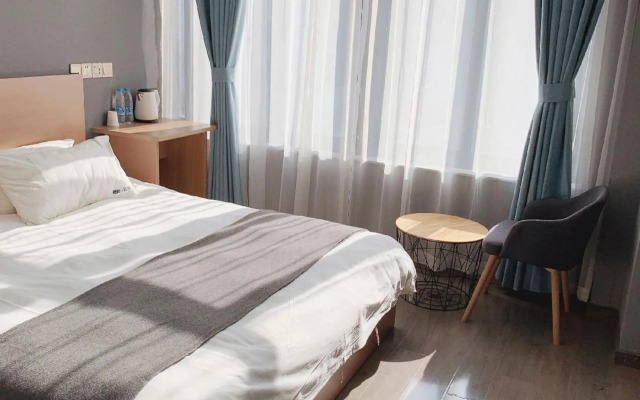 Nullsetl X After95 Hotel