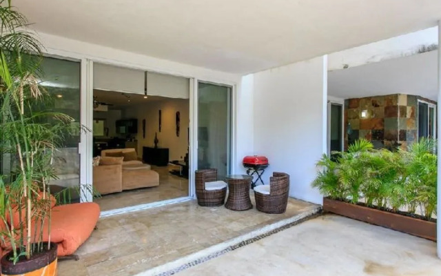 Mamitas 1103 2 Bedrooms and Terrace by RedAwning