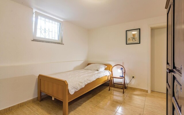 Beautiful Home in Vodnjan With Wifi and 5 Bedrooms