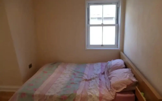 Modern 1 Bedroom Flat With Great Transport Links