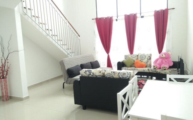 i-City Seksyen 7 Guesthouse ByKA