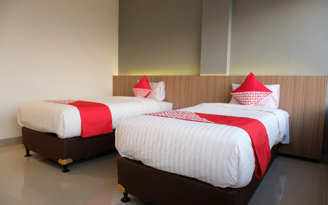 Purple Hotel by OYO Rooms