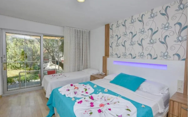 Clover Magic Altinkum Park Hotel