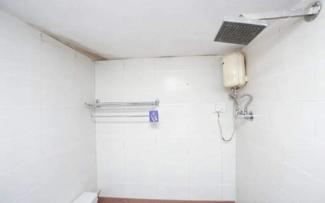 OYO 36061 Om Residency