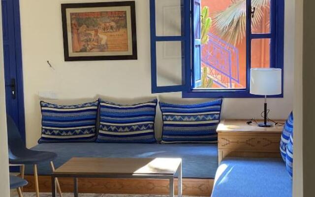 Comfy Colonial Apartments