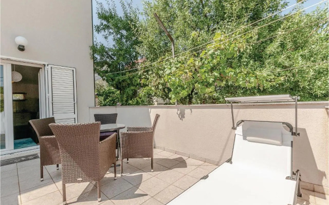 Two-Bedroom Apartment in Pirovac