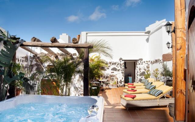 Aparta-Suite El Charco