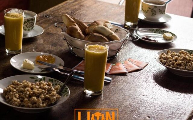 Lion AQP hostel
