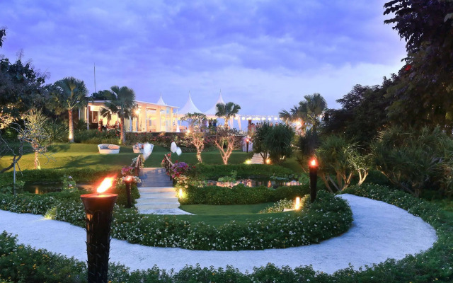 The Sanctus Villa