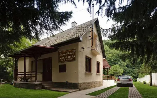 Börzsönyliget Vendégház