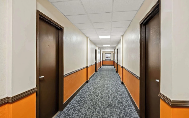 Econo Lodge Manistee