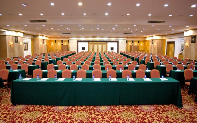 Gold Source Sunshine Hotel