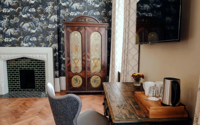 The Black Lion Pub & Boutique Guesthouse