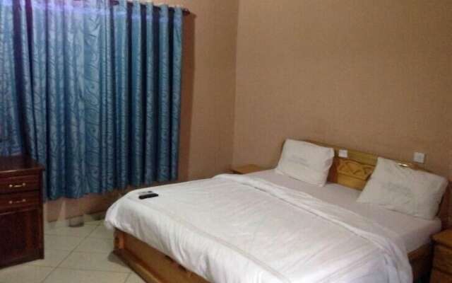 His Royal Vico Hotel