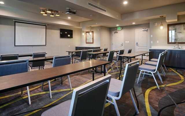 Best Western Plus Gardena Inn & Suites