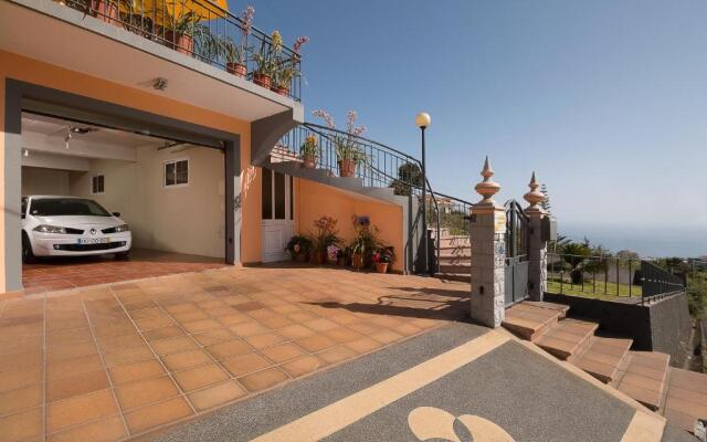 Paradise House Calheta