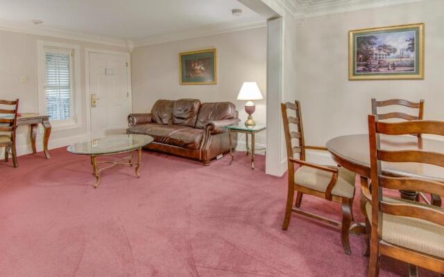 LA Plaza Apartments