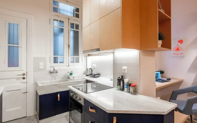 Historic 2BR Oasis in Kolonaki