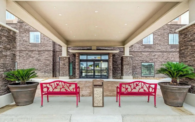 Sleep Inn & Suites